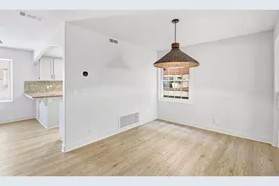 2565 Navarra Dr #B, Carlsbad, CA 92009 - Photo 8