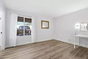 8324 Regents Rd, San Diego, CA 92122 - Photo 10