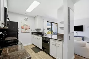 8324 Regents Rd, San Diego, CA 92122 - Photo 4