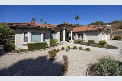  1726 York View Circle, Vista, CA 92084 - Photo 2