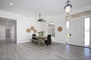 1726 York View Cir, Vista, CA 92084 - Photo 8