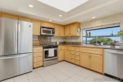  803 Spindrift Dr., Del Mar, CA 92014 - Photo 6