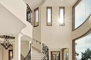 1718 Valdes, La Jolla, CA 92037 - Photo 12