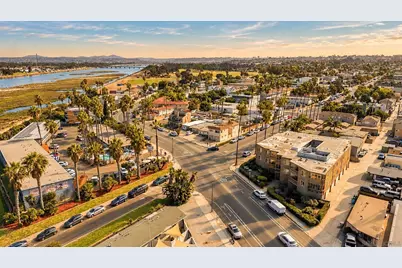  5155 W Point Loma Blvd #4, San Diego, CA 92107 - Photo 2