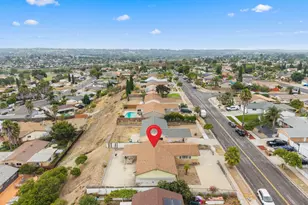 656 Flora Dr, Oceanside, CA 92057 - Photo 32