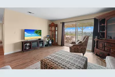  656 Flora Dr, Oceanside, CA 92057 - Photo 6
