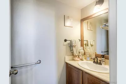  2885 Sanford Ln, Carlsbad, CA 92010 - Photo 14