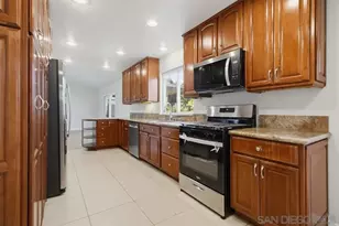 2190 Greenbrier Dr, Oceanside, CA 92054 - Photo 14