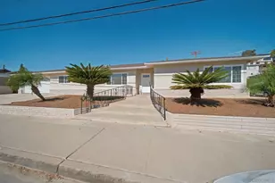 1840 Locust St, San Diego, CA 92106 - Photo 2