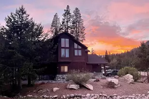 16225 Pine Ct, Truckee, CA 96161 - Photo 2