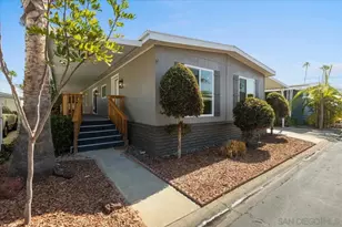 7110 Santa Cruz St, Carlsbad, CA 92011 - Photo 2