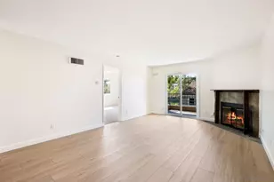 7405 Charmant Dr, San Diego, CA 92122 - Photo 6
