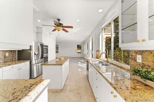 6055 Hillpointe Row, La Jolla, CA 92037 - Photo 16