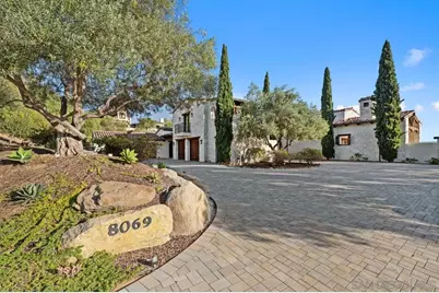  8069 Entrada De Luz E, San Diego, CA 92127 - Photo 2