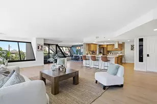 230 W Laurel, San Diego, CA 92101 - Photo 2