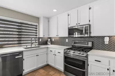  1712 Creekside Lane, Vista, CA 92081 - Photo 10