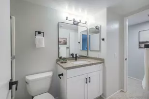 1087 Shadowridge Dr, Vista, CA 92081 - Photo 14