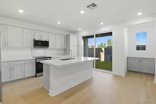 112 VILLAGE WALK Wy, Ramona, CA 92065 - Photo 4