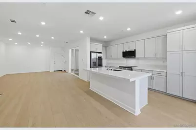  112 Village Walk Way, Ramona, CA 92065 - Photo 2