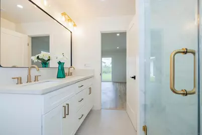  807 Poinsettia Ave, Vista, CA 92081 - Photo 28