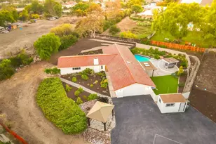 807 Poinsettia Ave, Vista, CA 92081 - Photo 2