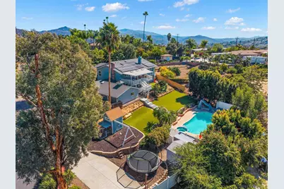  3045 Mary Ln, Escondido, CA 92025 - Photo 2