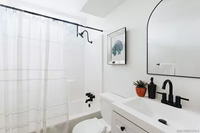  4652 Don Lorenzo Dr #A, Los Angeles, CA 90008 - Photo 8