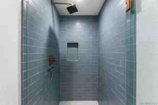 7087 Estrella De Mar, Carlsbad, CA 92009 - Photo 18