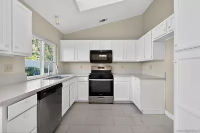  31850 Via Barraza, Temecula, CA 92592 - Photo 6