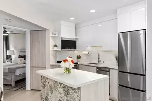 8040 Girard Ave, La Jolla, CA 92037 - Photo 16