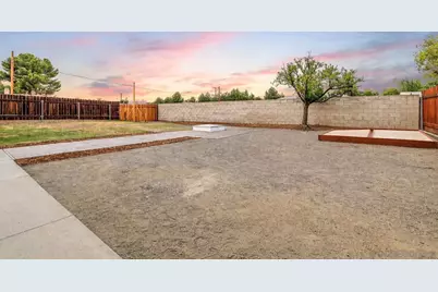  557 Parkbrook Street, Spring Valley, CA 91977 - Photo 8