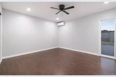  557 Parkbrook Street, Spring Valley, CA 91977 - Photo 6