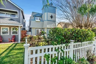 733 H Ave, Coronado, CA 92118 - Photo 2