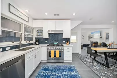  206 E Oceanfront, Newport Beach, CA 92661 - Photo 32