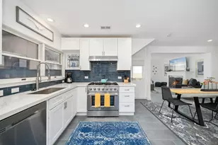 206 E Oceanfront, Newport Beach, CA 92661 - Photo 32