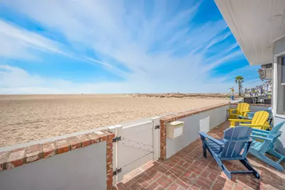  206 E Oceanfront, Newport Beach, CA 92661 - Photo 2
