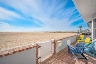 206 E Oceanfront, Newport Beach, CA 92661 - Photo 2