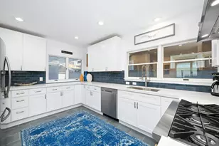 206 E Oceanfront, Newport Beach, CA 92661 - Photo 30