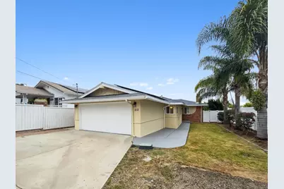  212 S Wisconsin St, Fallbrook, CA 92028 - Photo 1