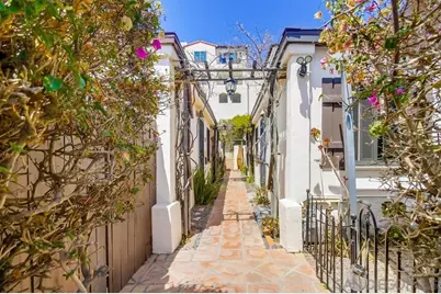  2290 Congress Street, San Diego, CA 92110 - Photo 1