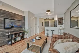 321 Tenth Ave, San Diego, CA 92101 - Photo 1