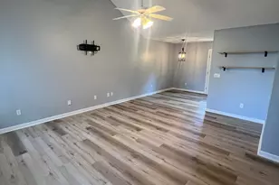 121 Mountain View Ave, Greer, SC 29650 - Photo 2