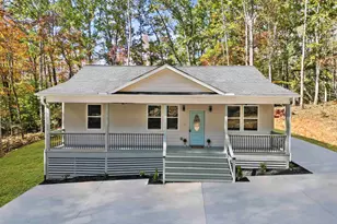 425 Tiger Ln, Westminster, SC 29693 - Photo 2