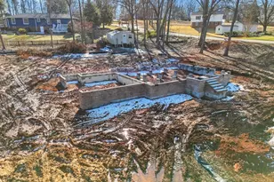 111 Williamsburg Dr, Greer, SC 29651 - Photo 8