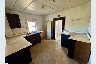 710 S Logan Street, Gaffney, SC 29341 - Photo 8