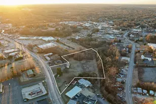 315 Hillcrest Dr, Laurens, SC 29360 - Photo 1