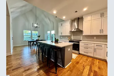 121 Parsons Street, Fountain Inn, SC 29644 - Photo 2