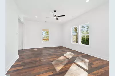 202 S Howard Street, Landrum, SC 29356 - Photo 4