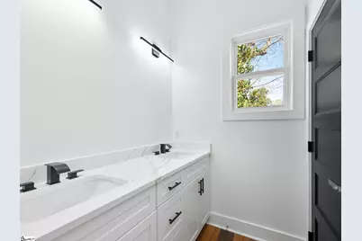 202 S Howard Street, Landrum, SC 29356 - Photo 18