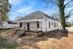 202 S Howard St, Landrum, SC 29356 - Photo 2